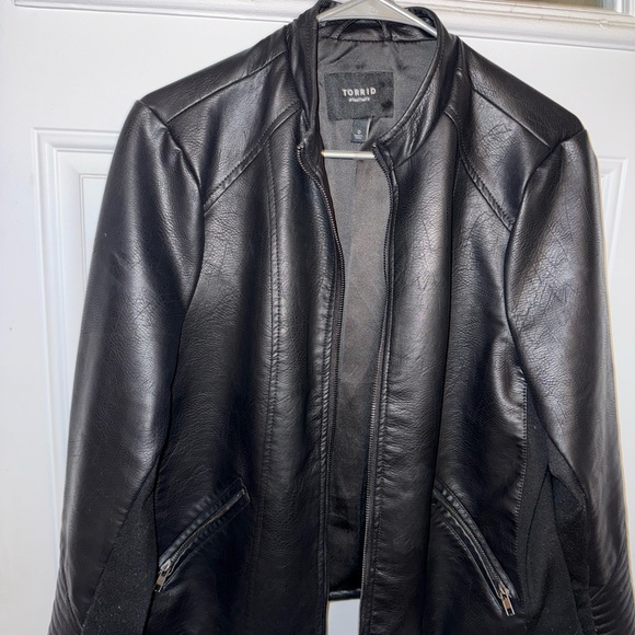 Torrid Women's Black Leather Jacket - Picture 4 of 7